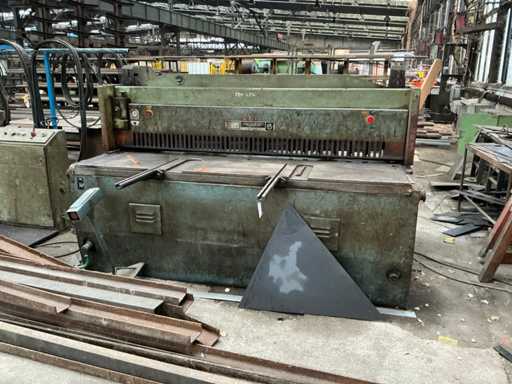 1972 STROJARNE PIESOK NTE 2000/6,3 Guillotinescheren