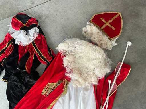 Sinterklaas et costume noir de Pete