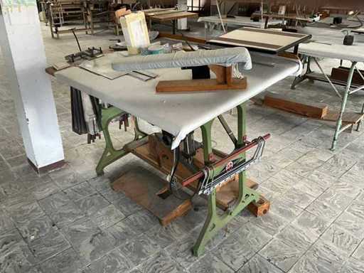 Ducker LT5-M Folding Table
