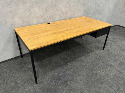 industrieel bureau 200x90 - in hoogte instelbaar