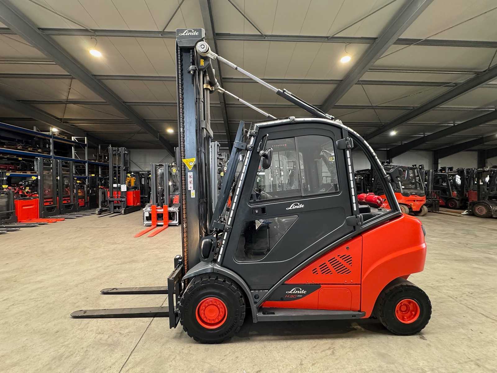 2017 UVV 03/2027 Linde H30D-02 EVO 3,000kg Duplex 495cm 4th Valve Diesel Forklift Forklift 7,128 Hours