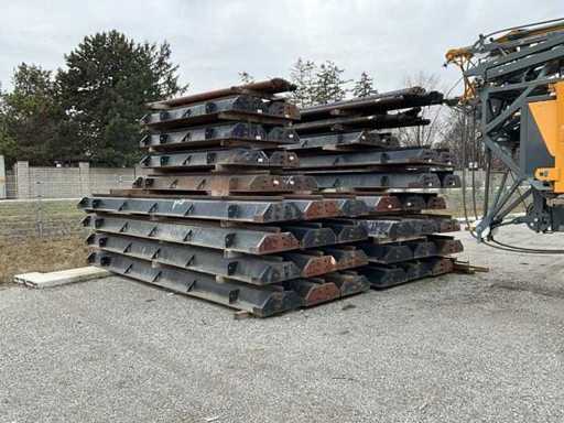 Dużo szyn do dźwigów