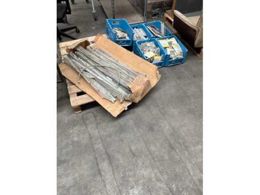 Accessoires divers pour portes et meubles