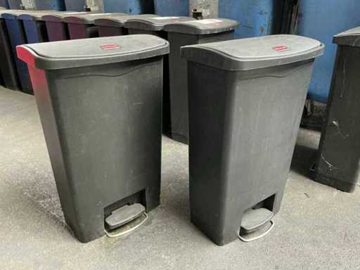 RUBBERMAID Slim Jim 'step on front' (13x)