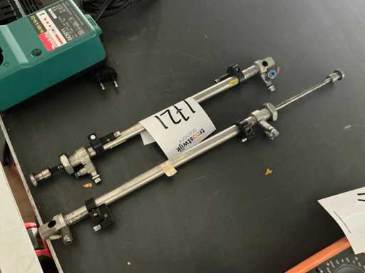 Pneumatic working cylinder (2x)