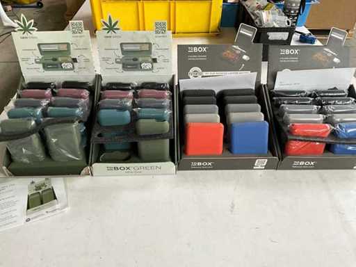 ToBox Various cigarette cases in display