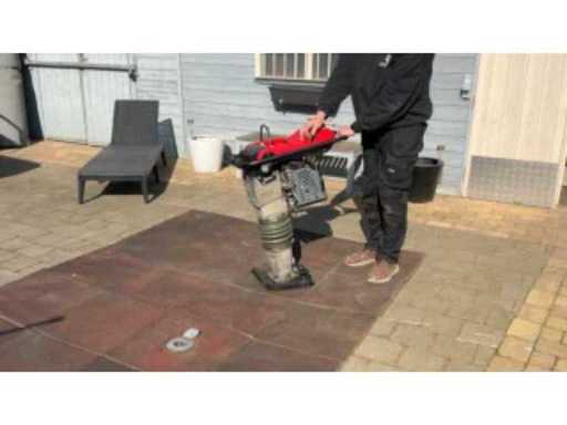 705b7b9a-af57-4626-a54e-75536ffcdb38.mp4