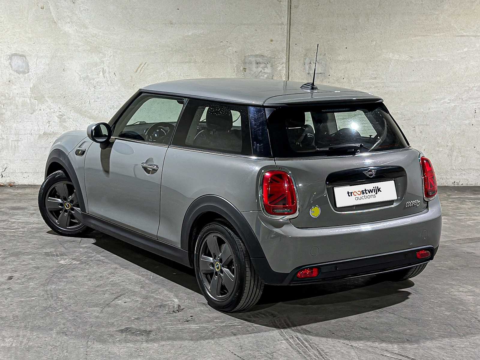 MINI Cooper Electric Essential 33 kWh 184pk 2021 F56 (Origineel-NL), L-232-DH