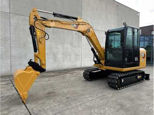 Excavators, wheel loaders and earthmoving equipment