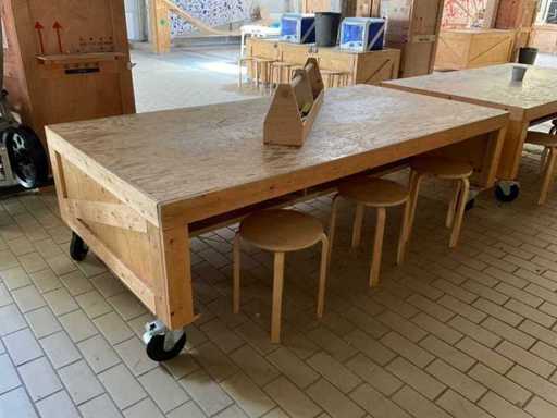 Wooden workbench | mobile | with 3 stools