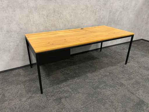 industrieel bureau 200x90 - in hoogte instelbaar