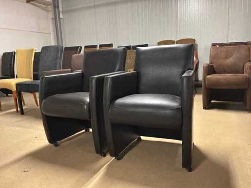 Chaise mobile en cuir (2x)