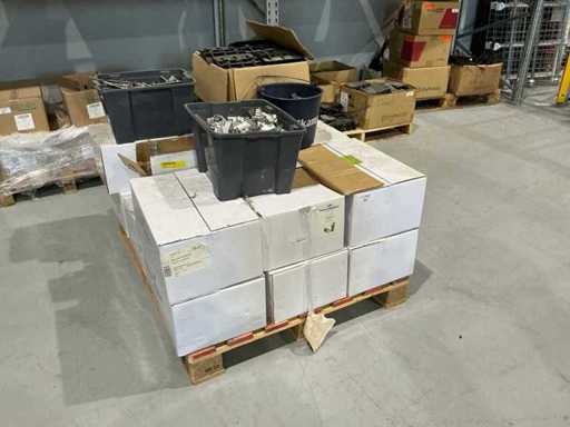 Solarconstruct ASM-RH-UNI uniwersalny hak dachowy (650x)