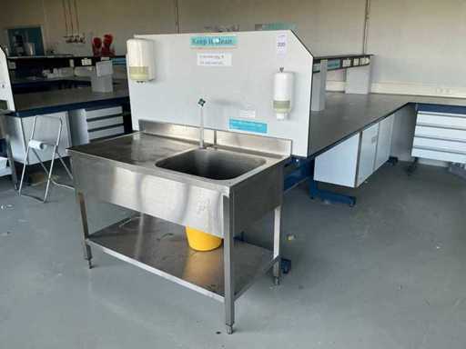 Laboratory workstation