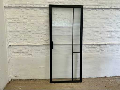Porte intérieure industrielle en acier avec verre (RAL 9005)