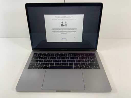 Apple MacBook Pro 13,3", Core™ i7 8. generacji, 16 GB RAM, laptop NVMe 500 GB