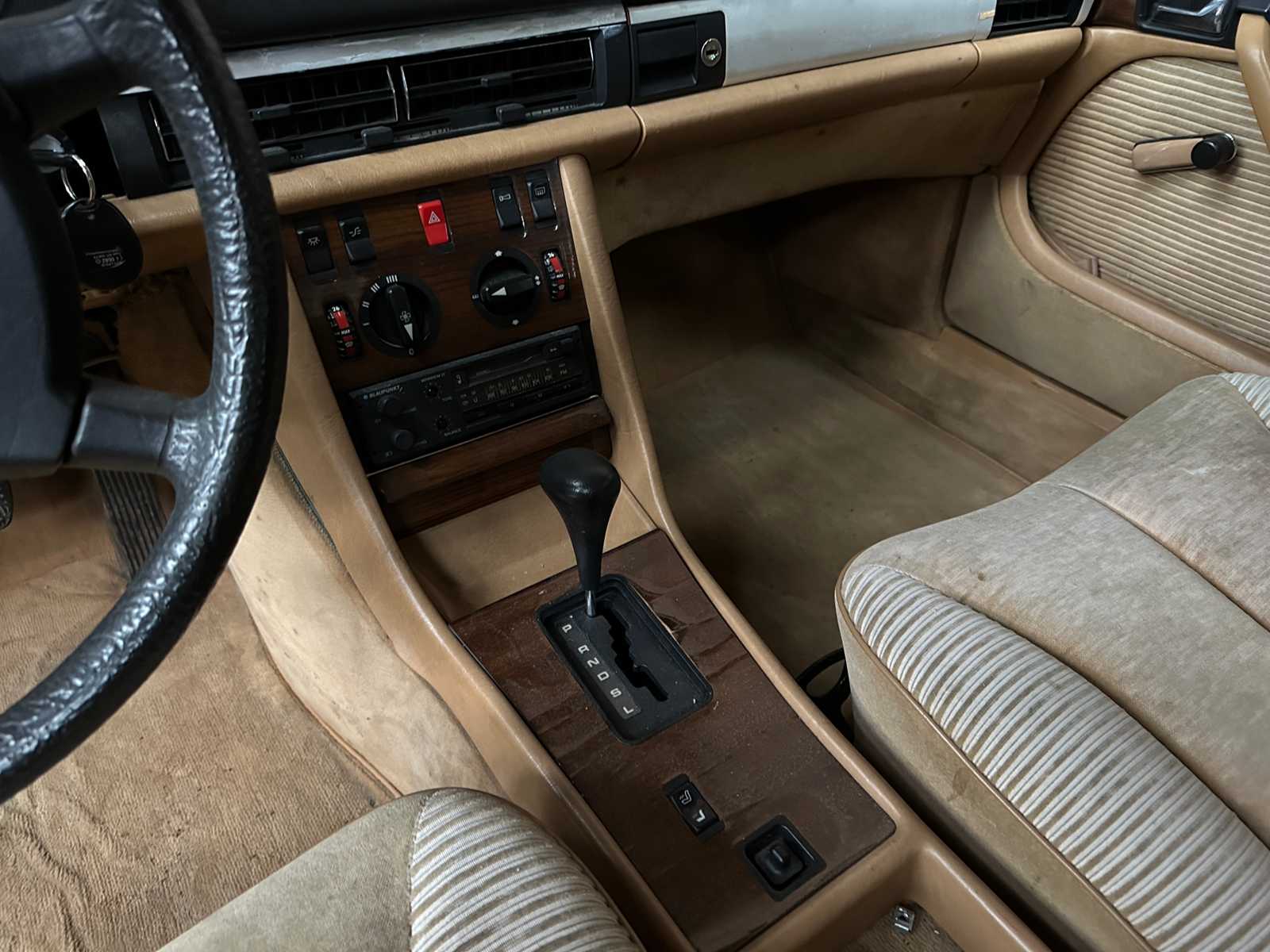 Mercedes-Benz 280 SEL 