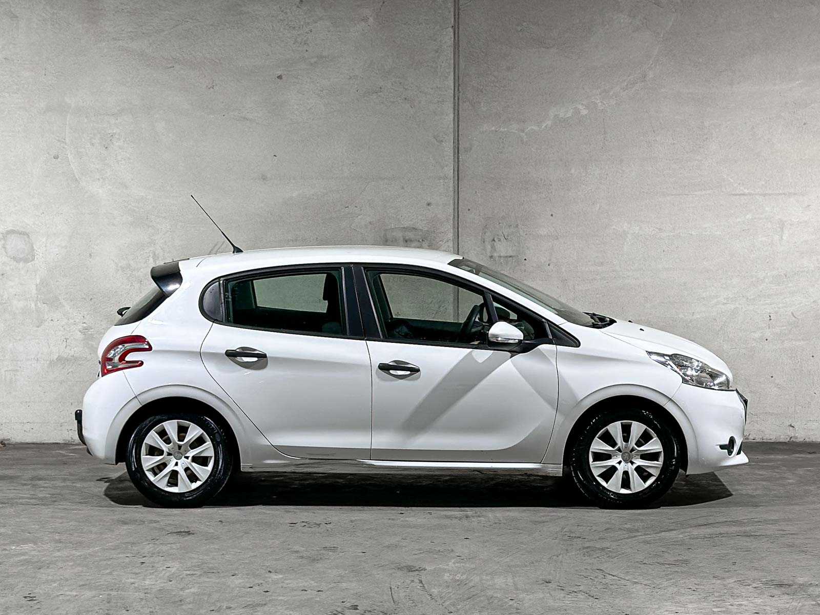 Peugeot 208 1.0 PureTech Access 67pk 2015 (Origineel-NL), GK-426-P