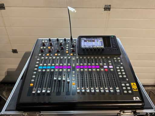 Console de mixage numérique compacte Behringer X32