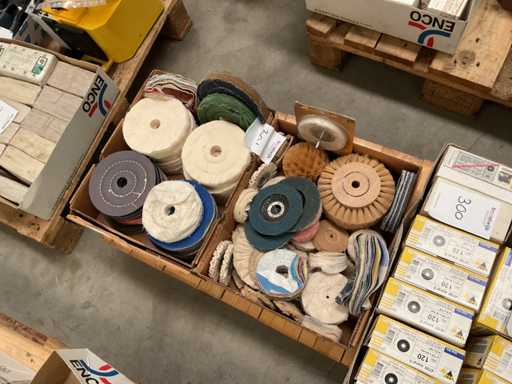 Varios discos de pulido y pulido