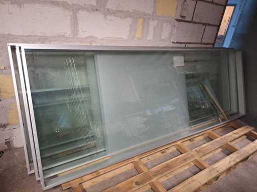 Peretele de sticlă 5 plăci slăbite 