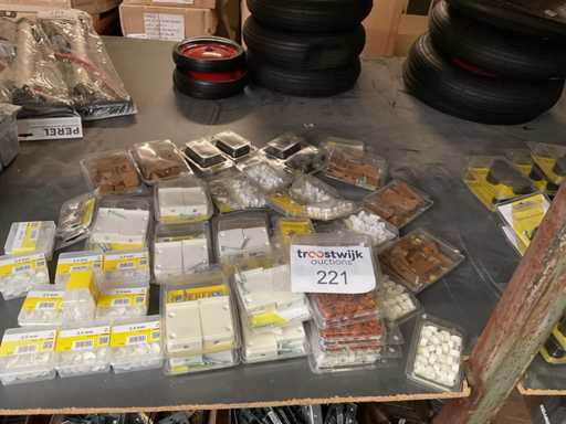 1 x partij bevestigingsmaterialen