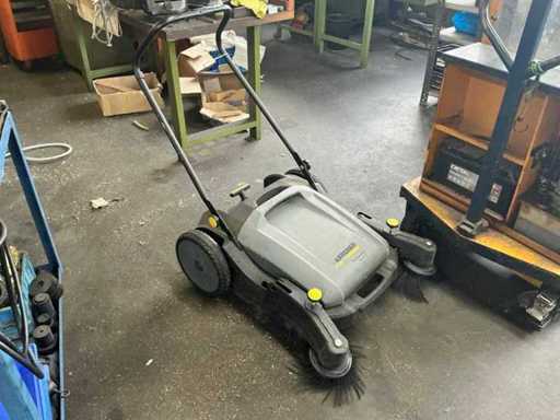 KÄRCHER Professional KM 70/20 C Sweeper, manual