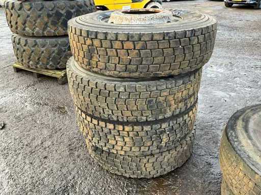 Pneu Continental HDR2+ pour camion (4x)