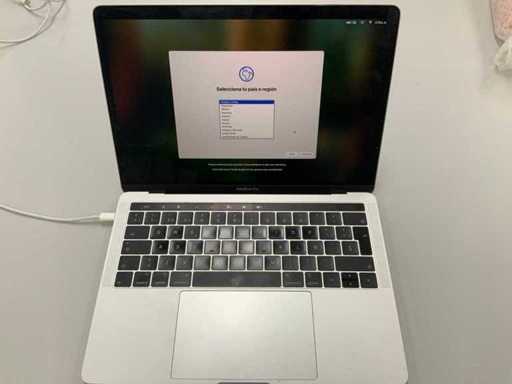 Apple A1989 13-calowy MacBook Pro MV9A2N/A Laptop