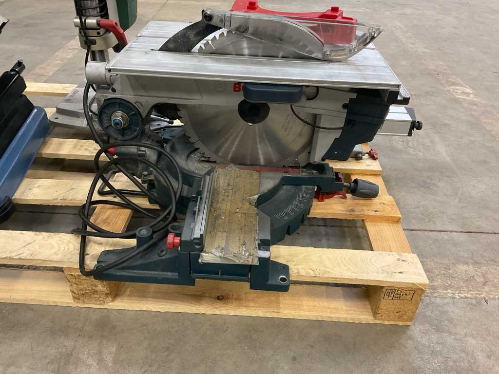 Miter table store combination saw bosch