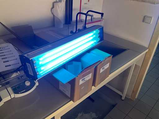 UVITEC LI-320. Zestaw G z 2 lampami UV Nowy