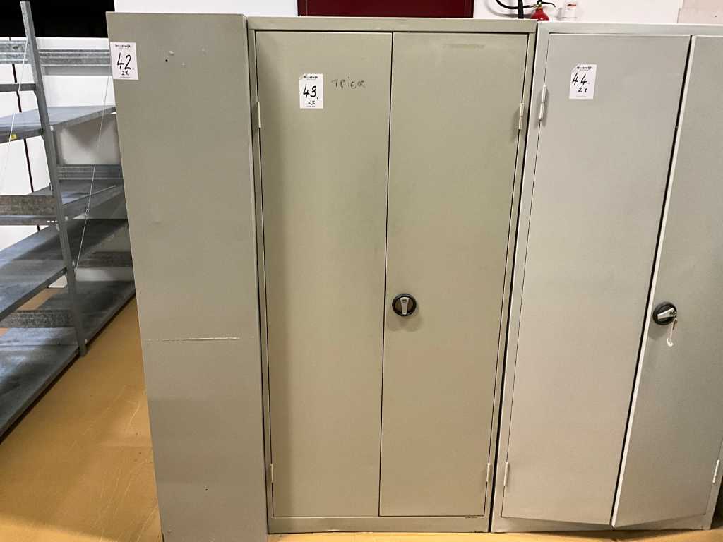 Metal cabinets with contents (2x)