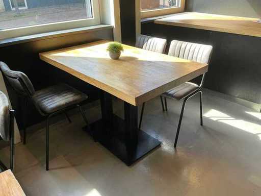 Stół restauracyjny z metalową podstawą