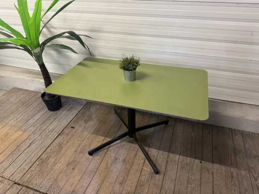 Satelliet - Restauranttafel