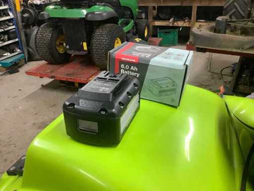 Honda dpw3660xa Batteries