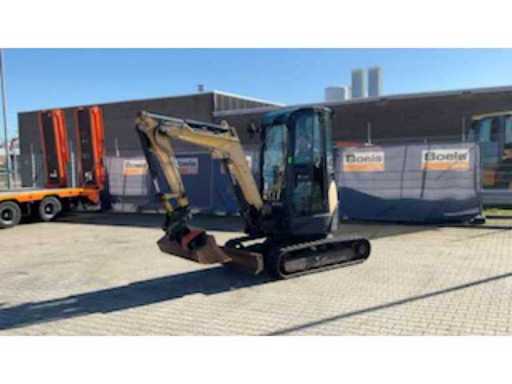 fa0e1015-34a4-4b37-ad3e-24c55da8fbd6.mp4