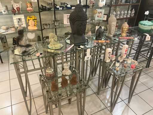 Various buddha statues (10x) candles and scents