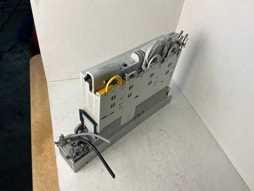 Lenze L-Force E94ASHE0044 Single Drive HighLine frequentieregelaar
