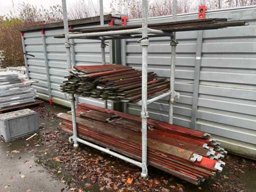 Grande quantità di puntini per impalcature