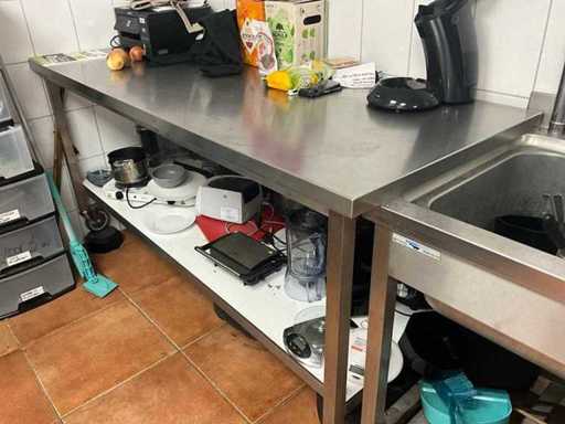 Masă de lucru din oțel inoxidabil