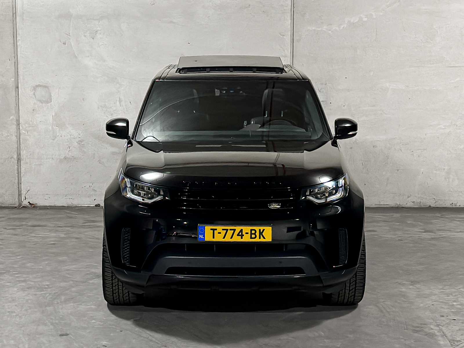 Land Rover Discovery 3.0 Td6 HSE Luxury 258pk 2018 7-persoons, T-774-BK