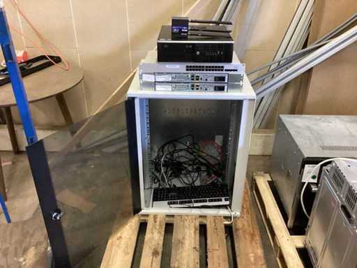 Szafka patch z częściami