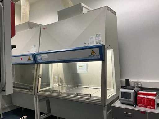 Stația de Siguranță Microbiologică THERMO SCIENTIFIC HERASAFE KSP15