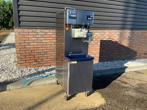 Nissei Soft Ice Cream & Milkshake Machine