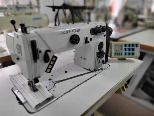 DURKOPP ADLER - 173 - Chain Stitch Sewing Machines With Puller