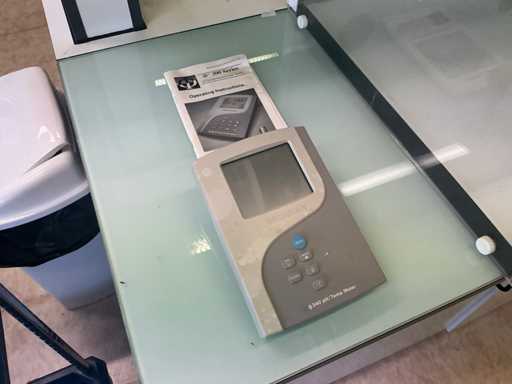 Beckman 300 series PH meter