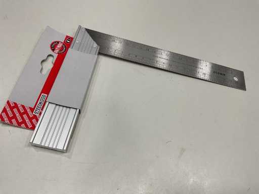 24 x Square; 250mm; Aluminum