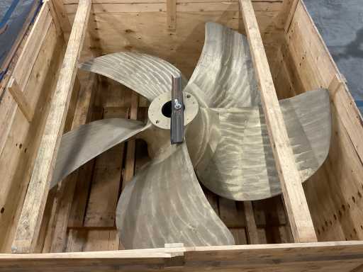 Bronzen scheepsschroef - v.v. 5 bladen; Ø 2400 mm; Dp = 125 mm; hoogte ca. 700 mm; materiaal brons CU3, CW