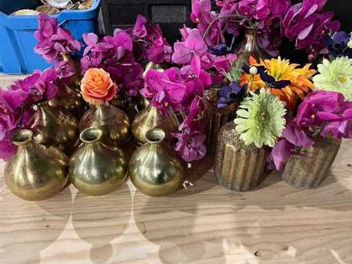 Un lot de vaze aurii