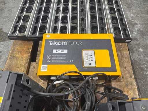 Tricom Batterieladegerät